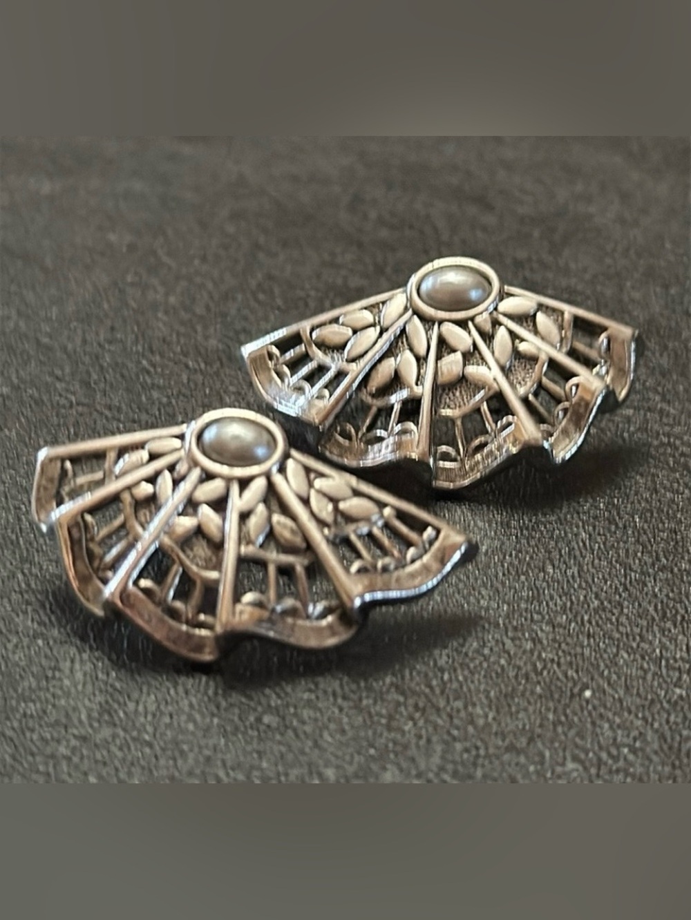 Avon Silver-Tone Fan Shape Clip On Vintage Earrings